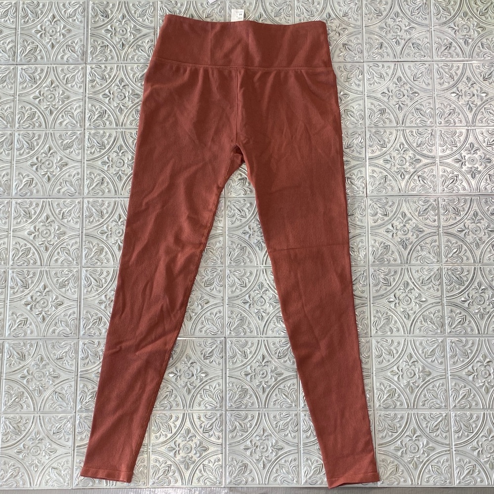 NWT Fabletics Cloud Rib Seamless High Waisted Leggings Rust Red Medium